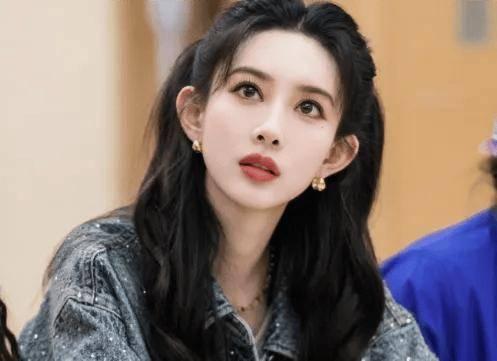 吃瓜娱乐圈孟子义,娱乐圈的瓜田瓜语，揭秘明星背后的故事