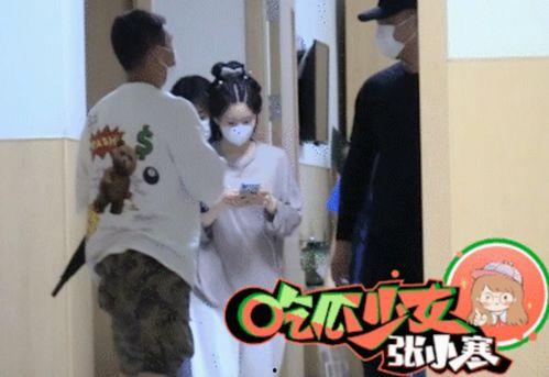 娱乐圈吃瓜少女张小寒,揭秘“吃瓜少女”张小寒的瓜界传奇